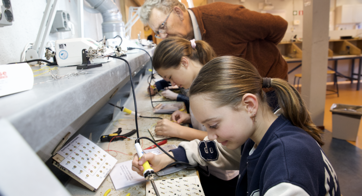 Alle hens aan dek in het Liemerse technieklokaal Techno-Plaza