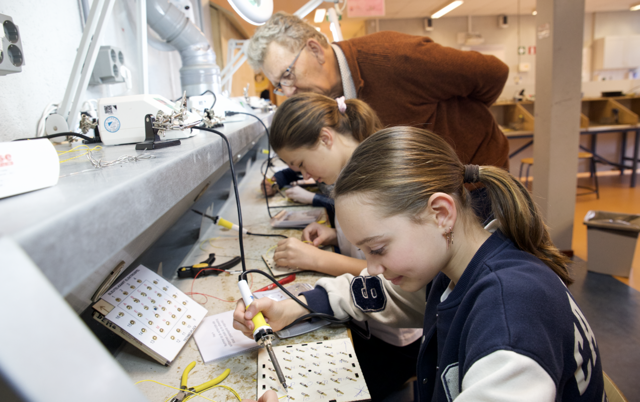 Alle hens aan dek in het Liemerse technieklokaal Techno-Plaza